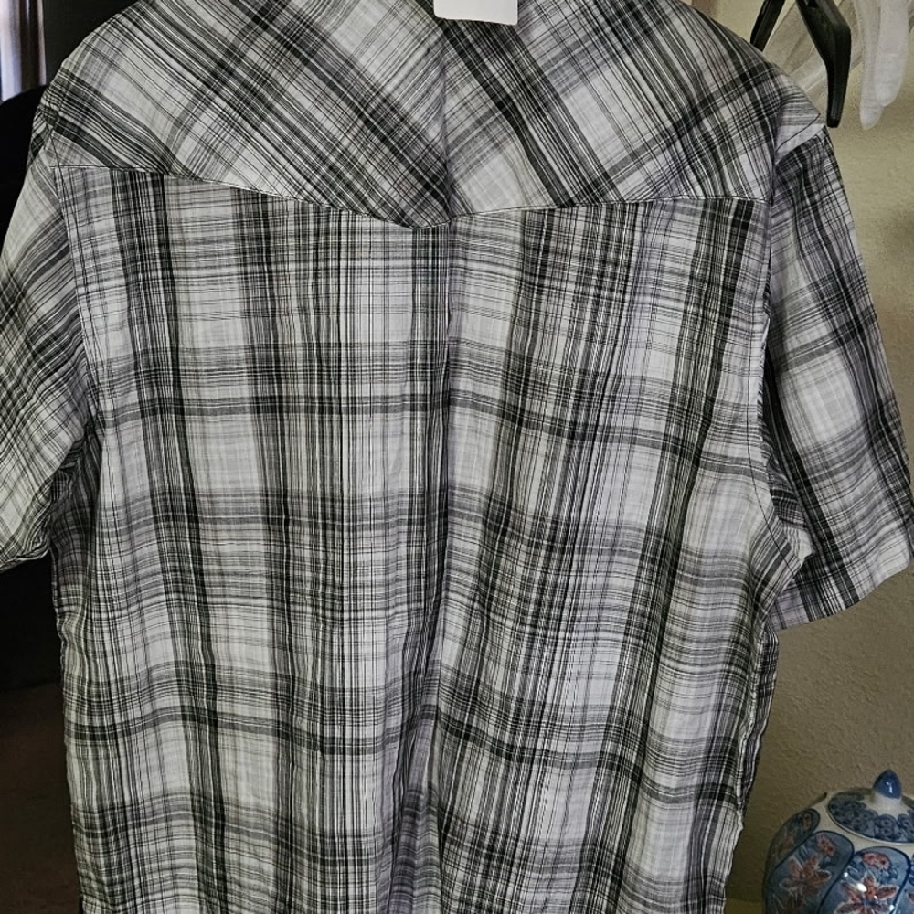 Black and White Casual Plaid Button Down Shirt
